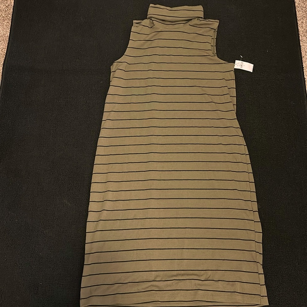 NWT Old Navy Turtleneck Midi Dress